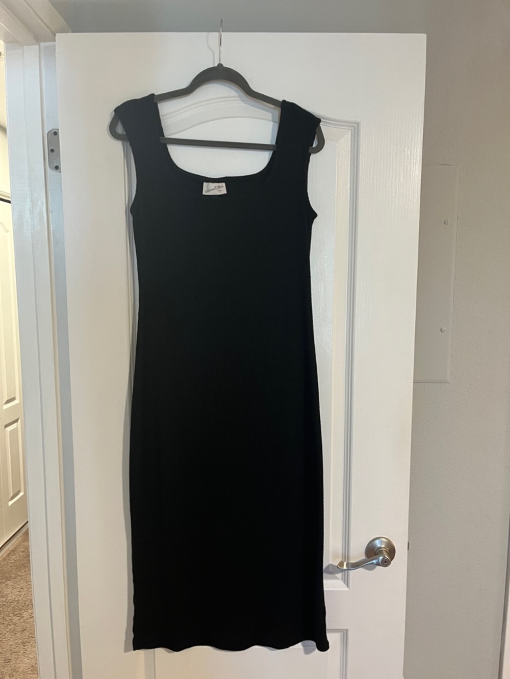 Classic Black Sleeveless Ribbed Midi Dress
